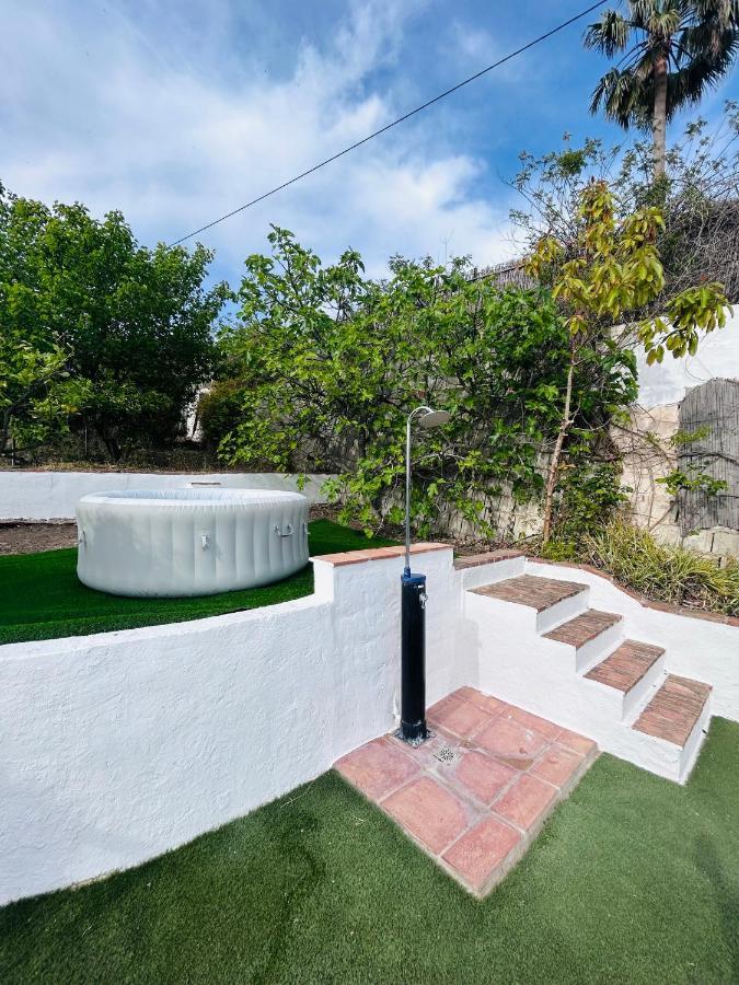 Villa En Frigiliana Con Piscina Y Jacuzzi Exterior photo