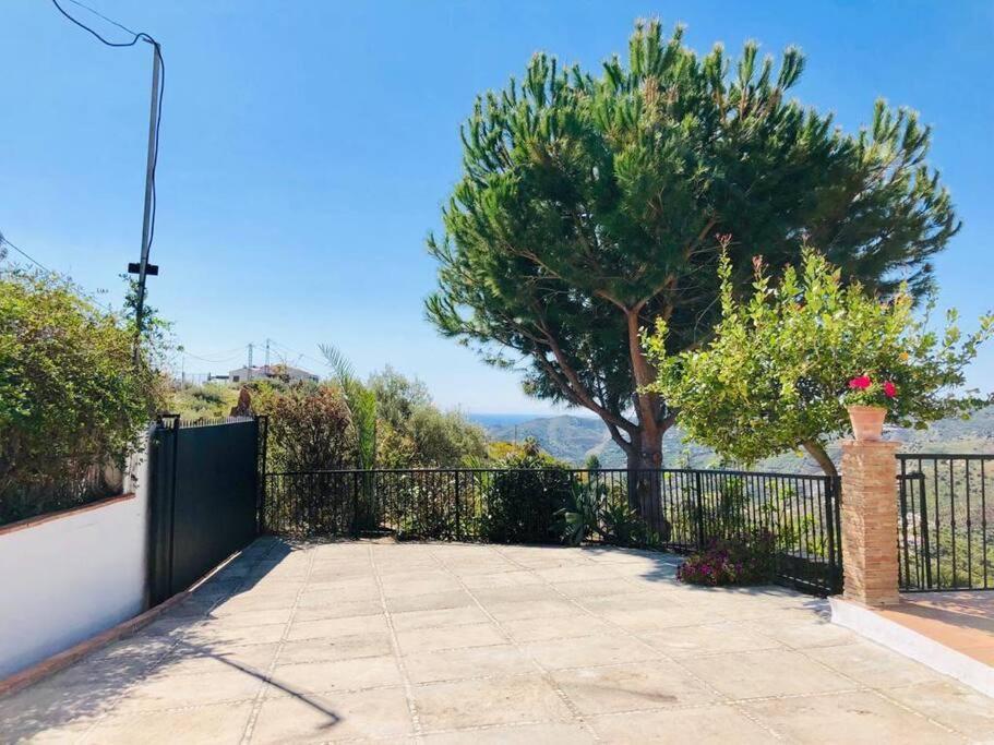 Villa En Frigiliana Con Piscina Y Jacuzzi Exterior photo