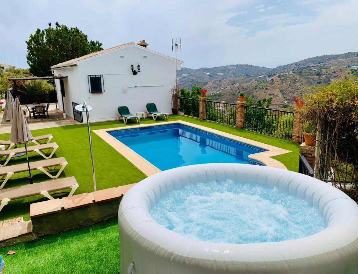 Villa En Frigiliana Con Piscina Y Jacuzzi Exterior photo