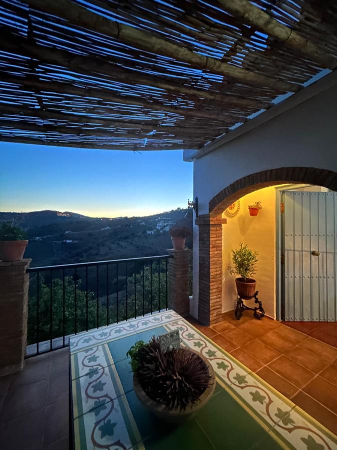 Villa En Frigiliana Con Piscina Y Jacuzzi Exterior photo